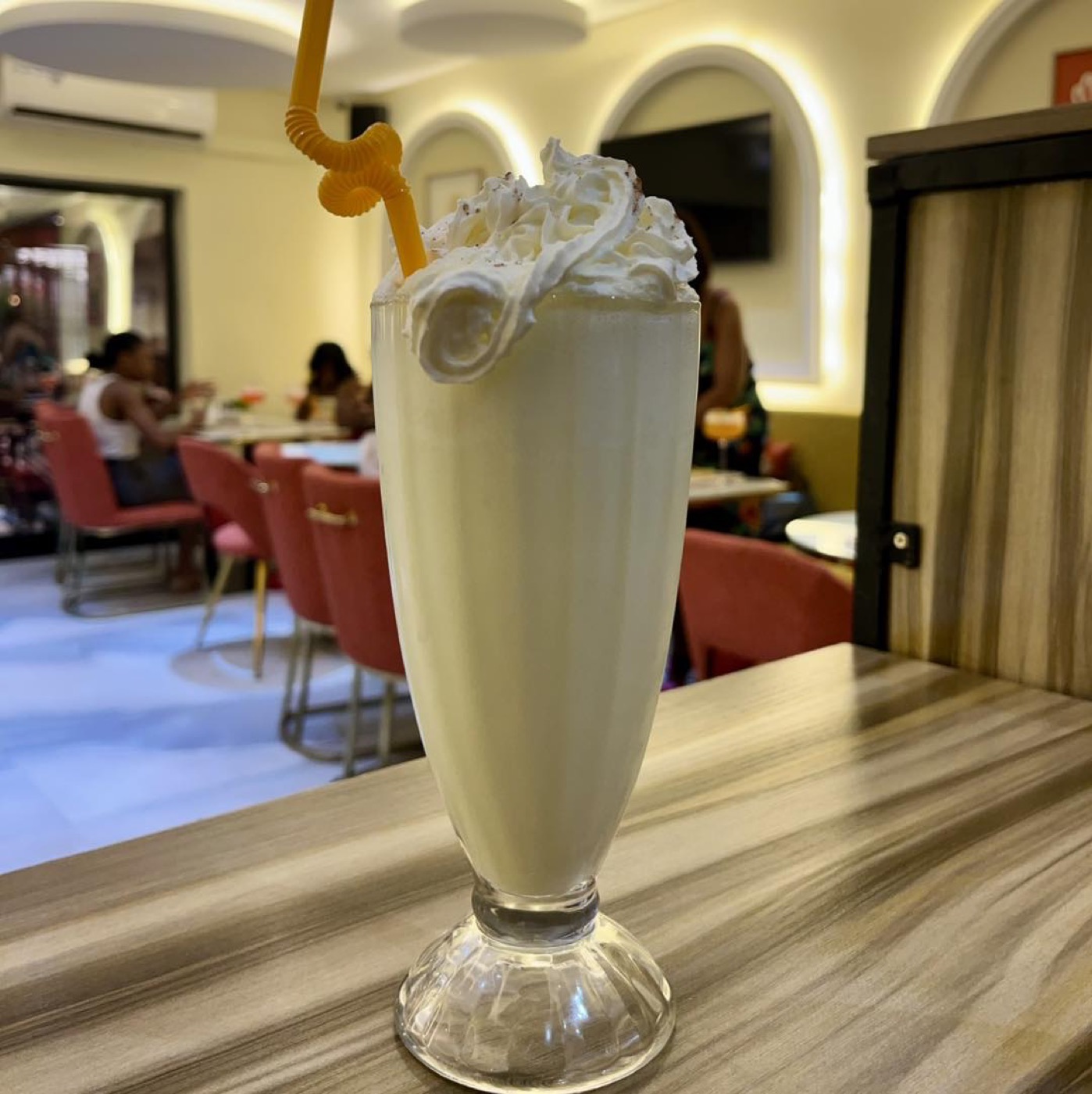 Milkshake vanille surmonté de chantilly